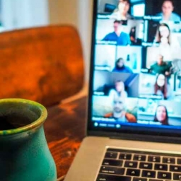 Zoom: o guia de como fazer reunião em videoconferência no PC ou celular